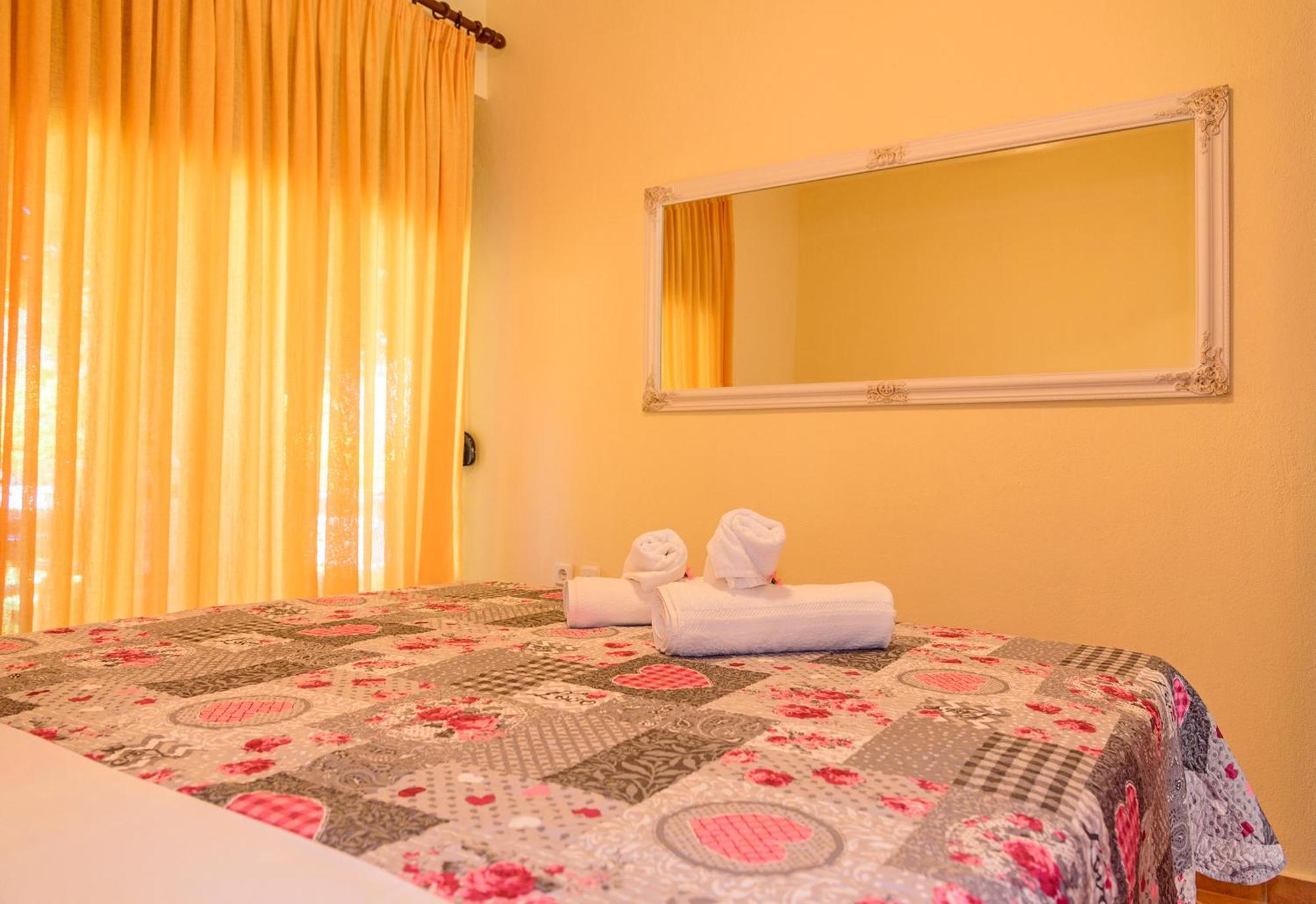 La Luna House Пефкохори Екстериор снимка